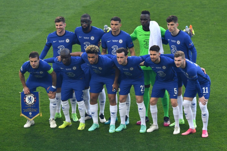 球队防守端稳定，失球率降低（后防稳健，丢球率回落）