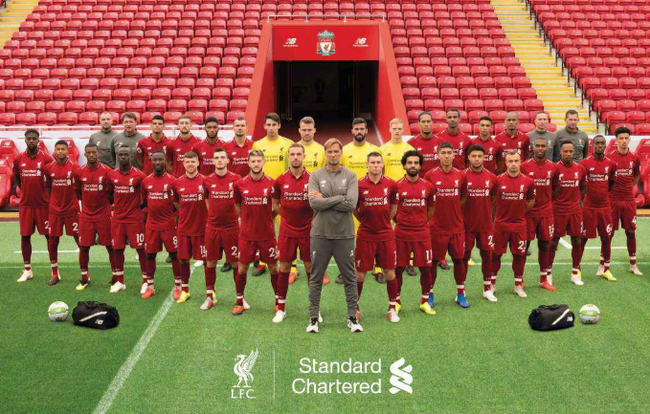 达成尤文生涯200场里程碑，洛卡特利获赠纪念球衣（洛卡特利迎来尤文生涯第200场，获赠纪念战袍）