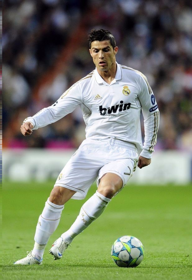 意甲出场数最多的亚洲球员11人阵容：长友佑都、中田英寿领衔（意甲亚洲球员累计出场最多11人阵容：长友佑都、中田英寿领衔）