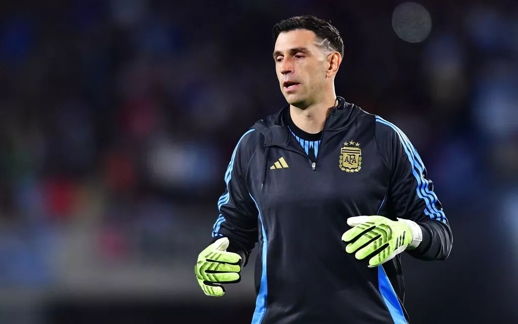 队长亲自上！拜仁“安排”凯恩说服格伊转会，国家队领导力是根本（拜仁推动格伊转会：凯恩亲自出马游说，国家队领袖气质成关键）