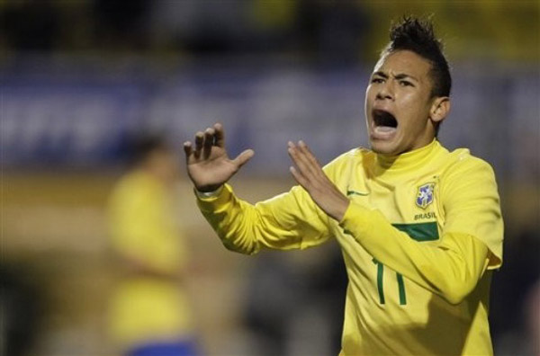 半场战报：勒沃库森2-1莱比锡，泰里耶、希克建功（半场：勒沃库森暂2-1领先莱比锡，泰里耶与希克破门）