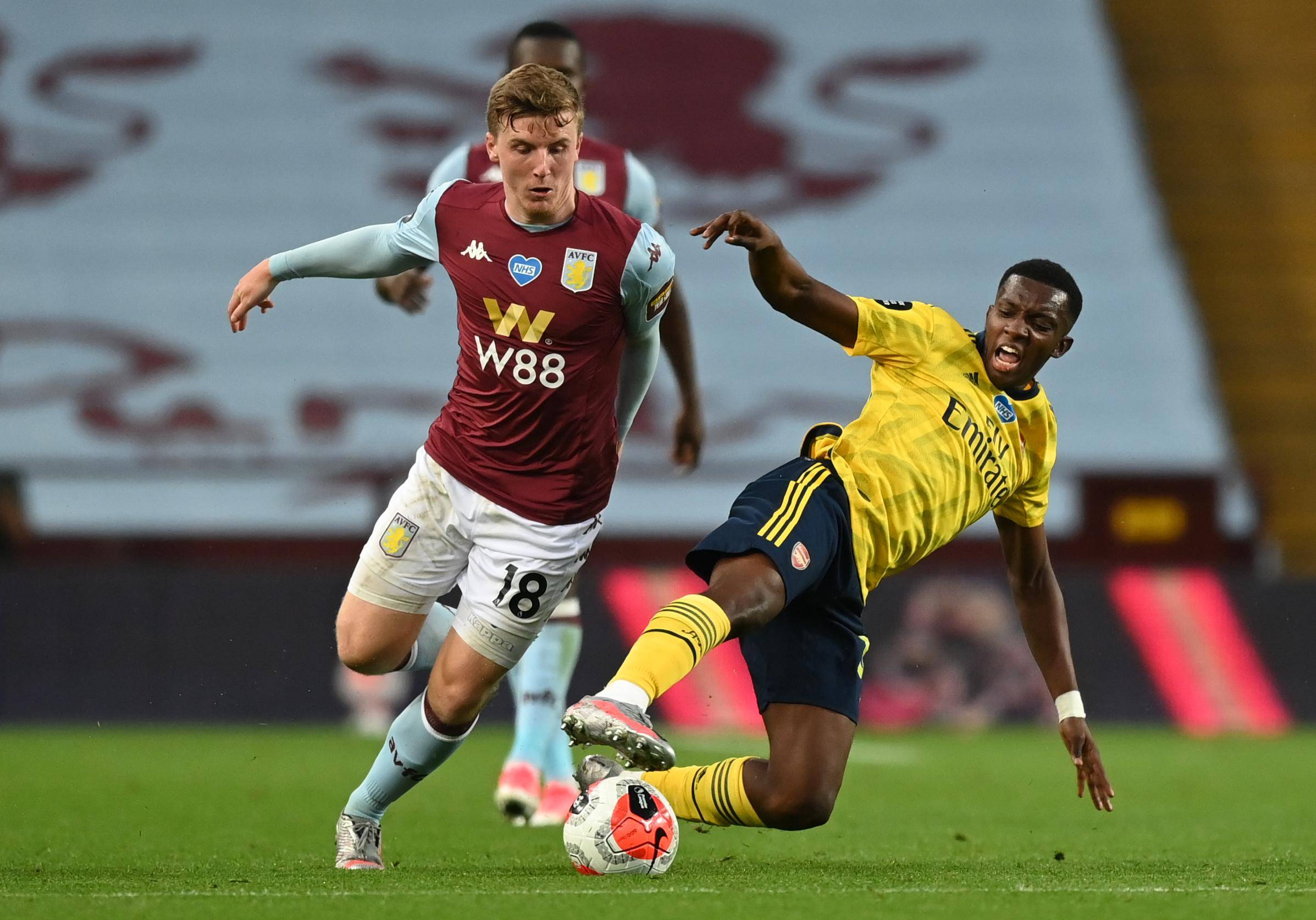 奥莱报：迪马利亚壁画遭到涂污，青训教练指责罗萨里奥球迷（奥莱：迪马利亚壁画遭涂鸦，青训教练怒斥罗萨里奥球迷）