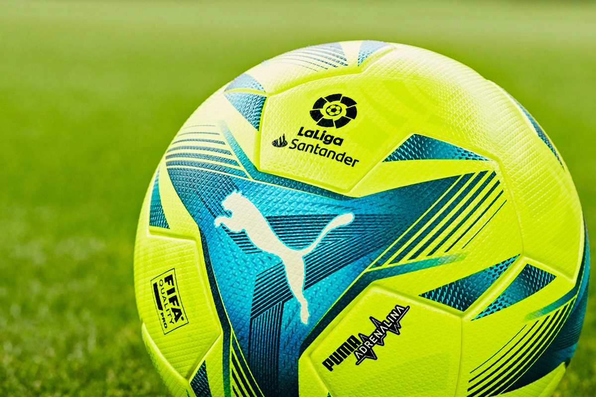 斯科尔斯、卡拉格都认为：哈白布是足球历史上最佳中场组合（斯科尔斯与卡拉格一致认定：哈白布堪称足坛史上最强中场三人组）