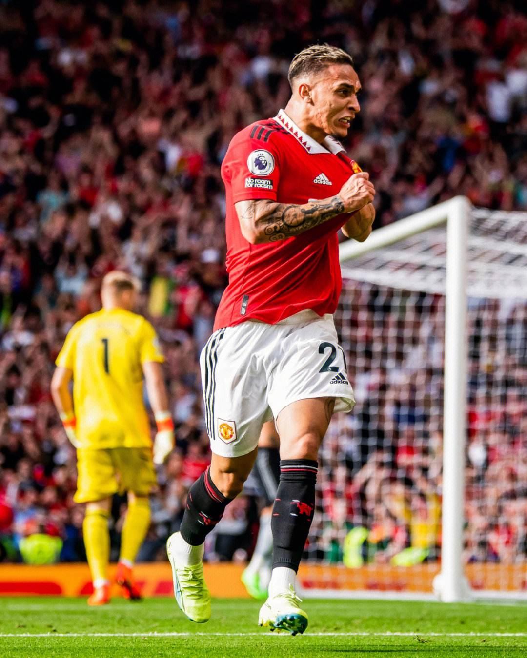 意甲媒体热议：希门尼斯经纪人表示希门尼斯从未想过离开米兰，他会留在球队（意媒聚焦：经纪人否认离队传闻，希门尼斯将留守米兰）