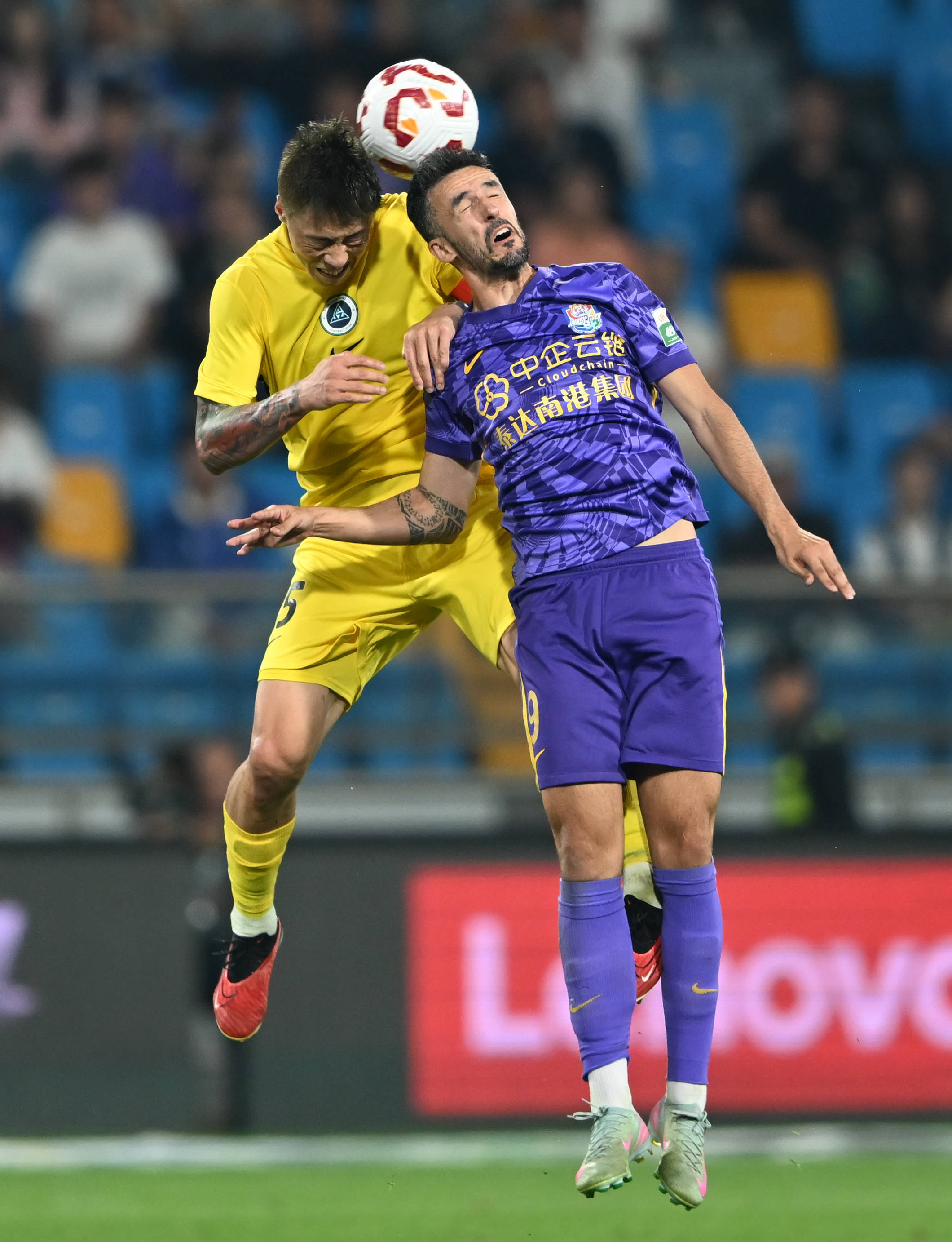 德尚在克莱枫丹问候球员：为卡马庆生、与坎特重逢（德尚现身克莱枫丹探访球员：为卡马庆生并与坎特久别重逢）