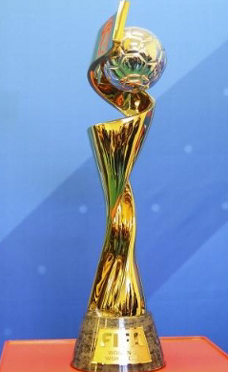 法媒：巴萨、拜仁、米兰和尤文关注南特17岁中卫塔蒂