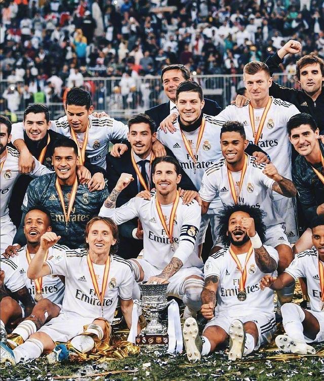 马特乌斯：我和马拉多纳就像梅西和C罗，但我们场外相处更多（马特乌斯：我与马拉多纳如梅西与C罗，但私下互动更多）