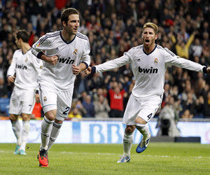 每体：法兰克福球迷有1000人无门票想混进场，被安保当时驱离（每体：约千名法兰克福球迷无票试图入场，已被安保当场驱离）