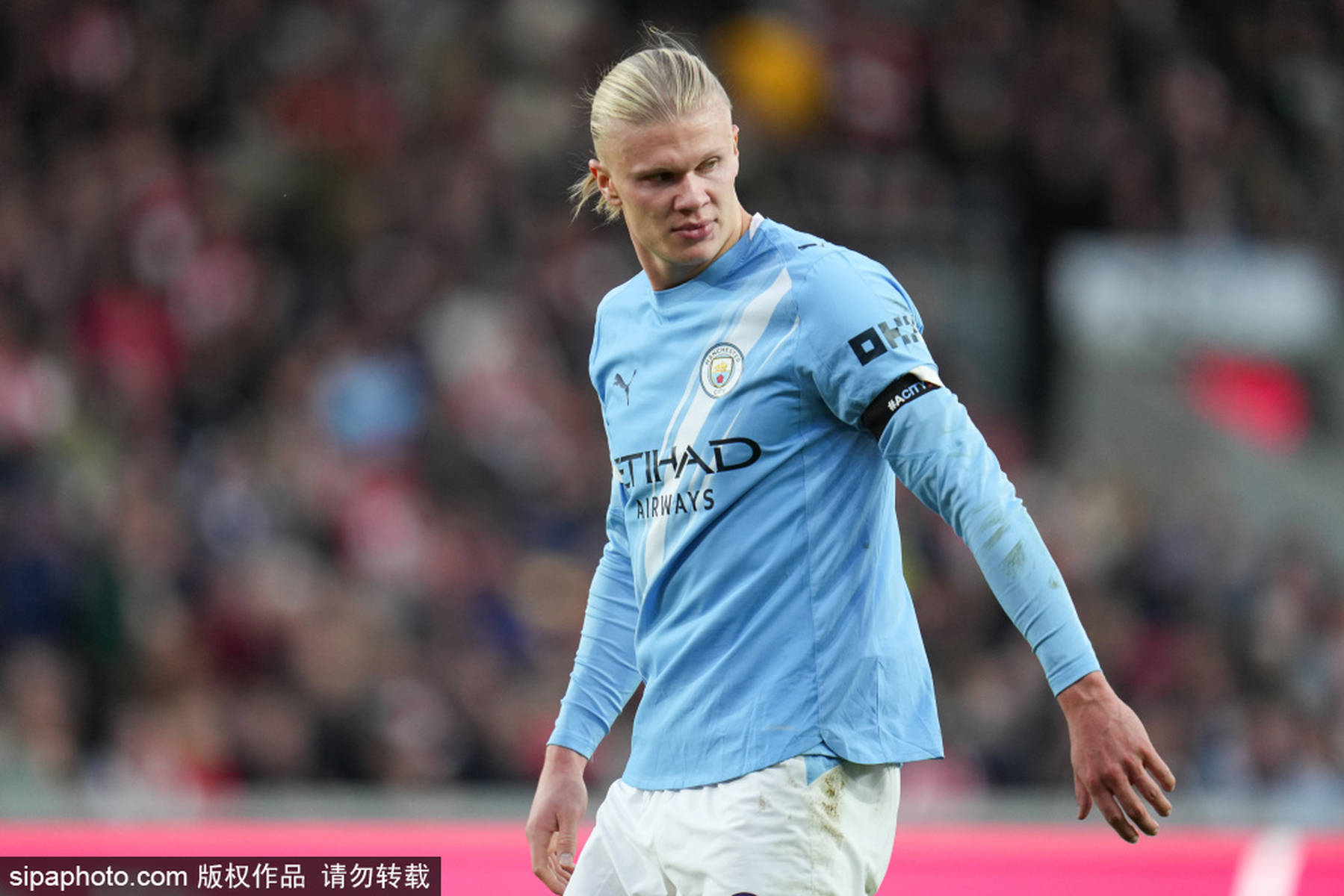 港队本月亚洲杯预选赛大名单：陈晋一领衔中超、中甲8将入选（香港队本月亚洲杯预选名单出炉：陈晋一领衔，中超中甲8人入选）