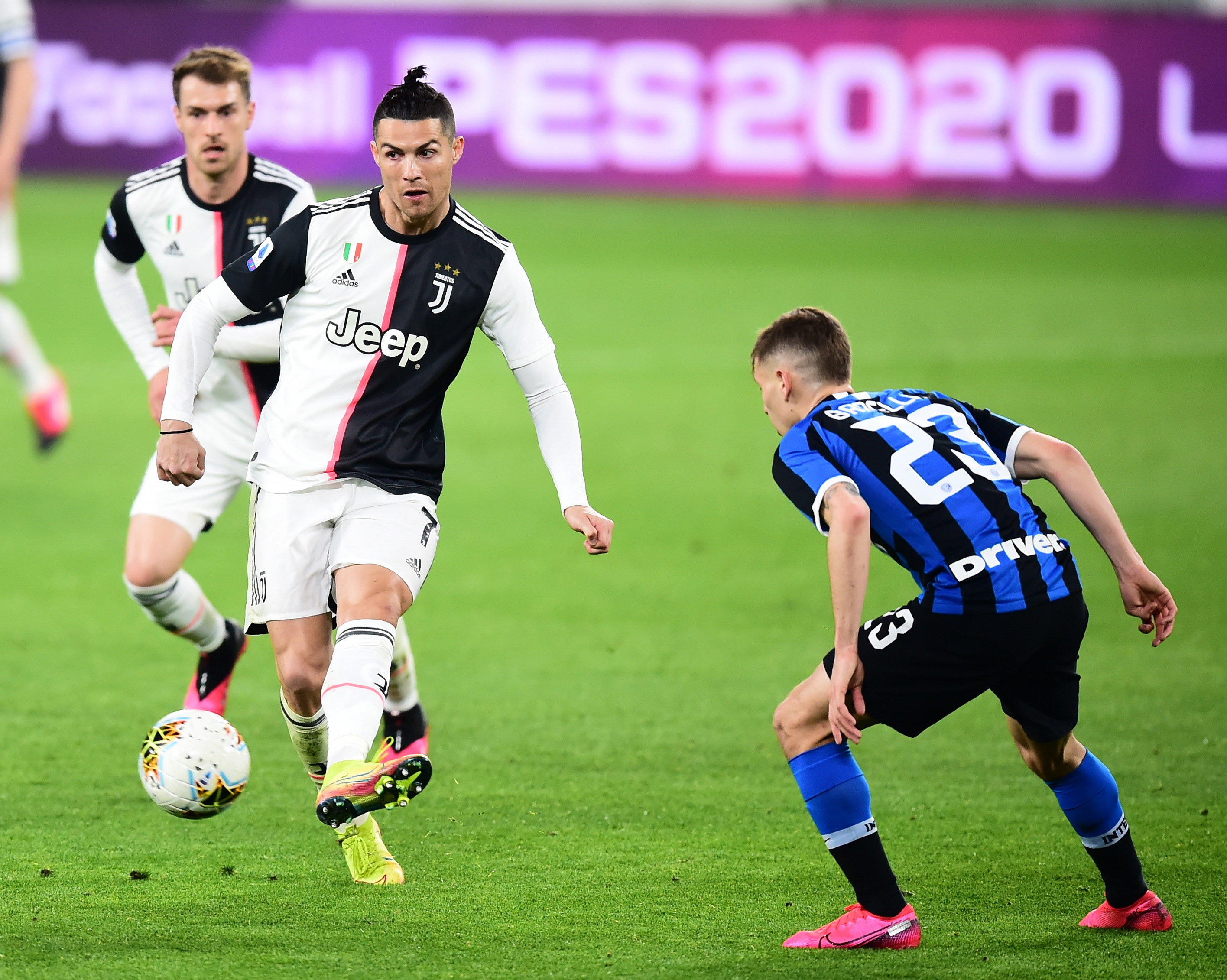 中超：山东泰山主场2-0完胜河南队（中超联赛：山东泰山主场2-0力克河南队）