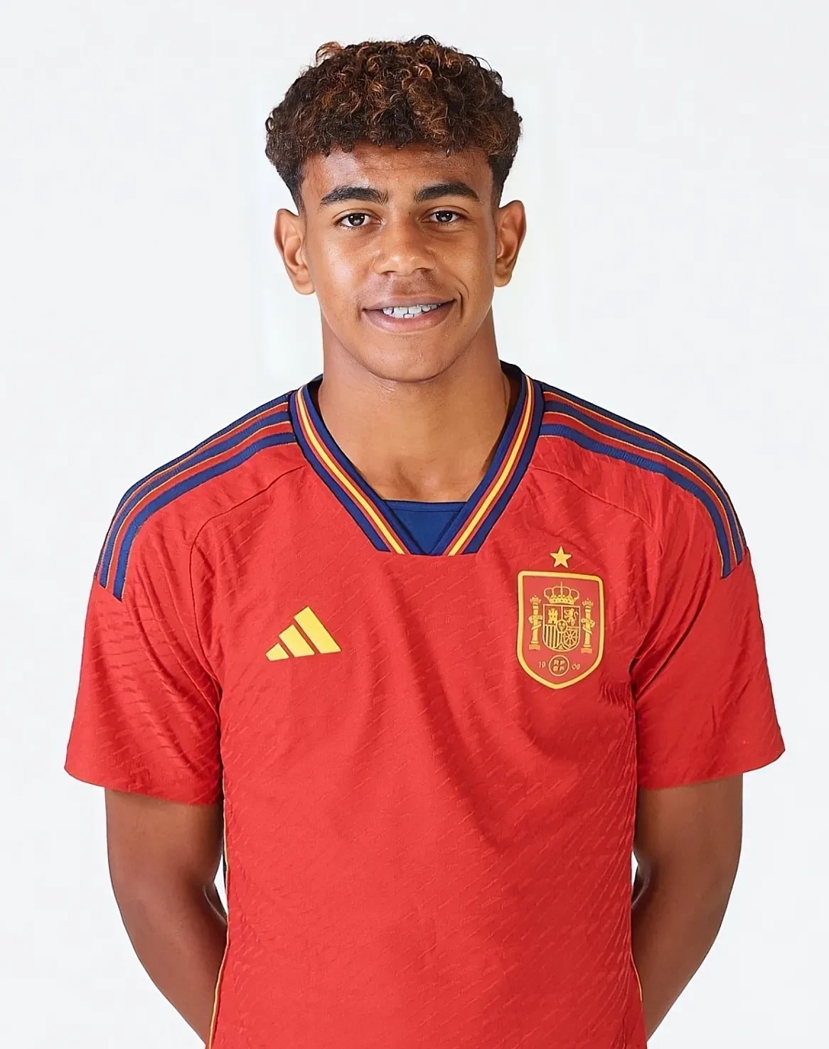 新一期身价排行榜：亚马尔领跑，穆西亚拉与奥利塞保持不变（最新身价榜出炉：亚马尔居首，穆西亚拉和奥利塞身价未变）