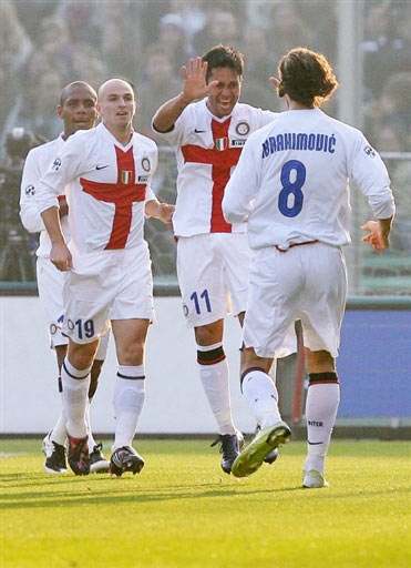 别把跑车当坦克！莱奥转型中锋，是补了短板却废了武功？（别拿跑车去撞坦克！莱奥改踢中锋，是扬长避短还是自废武功？）