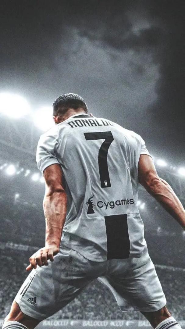 德甲半场：布兰特破门，吉拉西倒地未判点，多特1-0霍芬海姆（半场战报：布兰特建功，吉拉西倒地未获点球，多特1-0领先霍芬海姆）