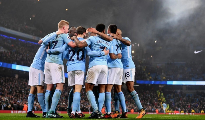 东詹缺阵里夫斯36分难救主，布朗复出30+8+8，凯尔特人大胜湖人（詹姆斯缺阵，里夫斯轰36分仍无力回天；布朗复出砍30+8+8，凯尔特人轻取湖人）